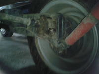 Z jakiego auta pochodzi tylny wahacz z reduktorem o przeciwnym kierunku obrotów?