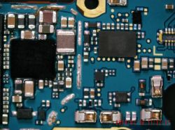 Samsung Galaxy S8 SM-G950 - Brak ładowania, uszkodzony element na płycie głównej