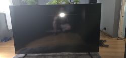 Hisense 65U6NQ - pionowe pasy i żółty proszek przy matrycy, zalanie czy COF?