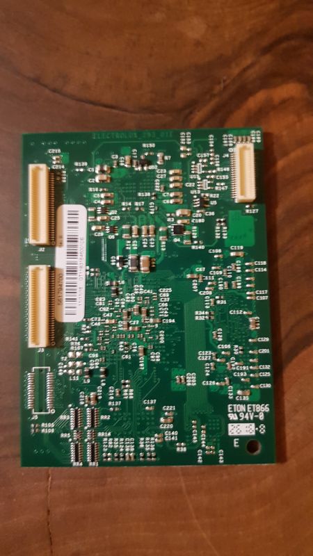 Electrolux EOB9956XAX - piekarnik parowy, wyświetlacz miga, nie można sterować piekarnikiem