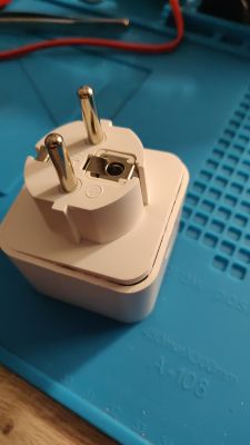 Smart Plug with WB2S and BK7231T Dismantled smart plug showing internal circuit board.