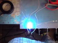 podświetlenie boku obudowy mleczną plexą.