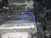 hyundai trajet 2.0 woda na świecy