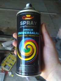 farba podkładowa "gryzie się" ze szpachlą