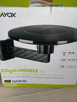 Antena zewnętrzna Vayox Digital360 Lite na tle opakowania