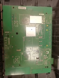 Płyta główna routera Huawei B525s-23a z widocznymi elementami elektronicznymi.