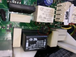 Siemens EQ.6 S100 TE651209RW - wartości warystora?
