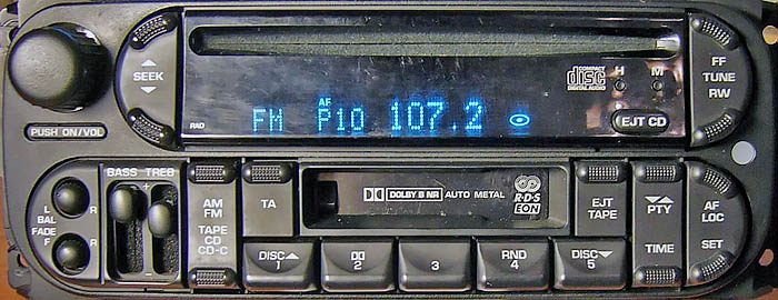 Chrysler Voyager 2002 3,3L - Nie Działa Radio Fabryczne