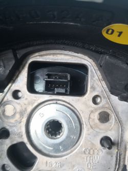 Podłączenie kierownicy Audi A6 C6 do A6 C5 2.4 quattro avant 2003: kostka airbag, schematy, adapter