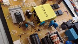 PHILIPS 24PFT5303/12 nie działa, uszkodzony zasilacz 715G7735-P01-004-001S – naprawa czy wymiana?