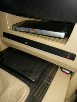 Do czego w BMW E60 służy ten przycisk?