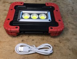 Latarka/Lampka przenośna powerbank USB COB LED HP1807 ładowana z USB