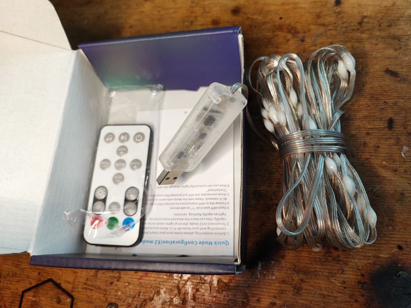 WS2812 LED Set with Remote and Controller WS2812 LED set with remote control and USB controller.