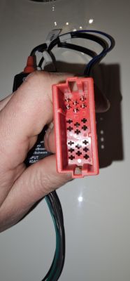 Audi A4 B6 - Podłączenie radia PIONEER: problem z brakiem dźwięku i działaniem anteny