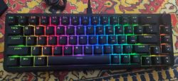 Klawiatura mechaniczna Krux Atax 65% RGB z kolorowym podświetleniem.