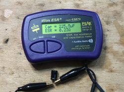 Miernik pojemności/ESR ESR70 - wnętrze, test, zasada działania na oscyloskopie Miernik pojemności/ESR ESR70 - wnętrze, test, zasada działania na oscyloskopie