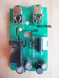 LoraTap SP800WJ-EU Plug Electronic Module Electronic module of LoraTap smart plug with NEUTRAL and LIVE labels.