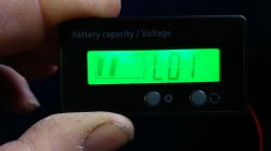 Woltomierz panelowy programowalny