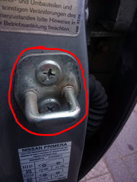 Nissan Primera P12, 1,8 2004 - Oświetlenie kabiny samo się zapala