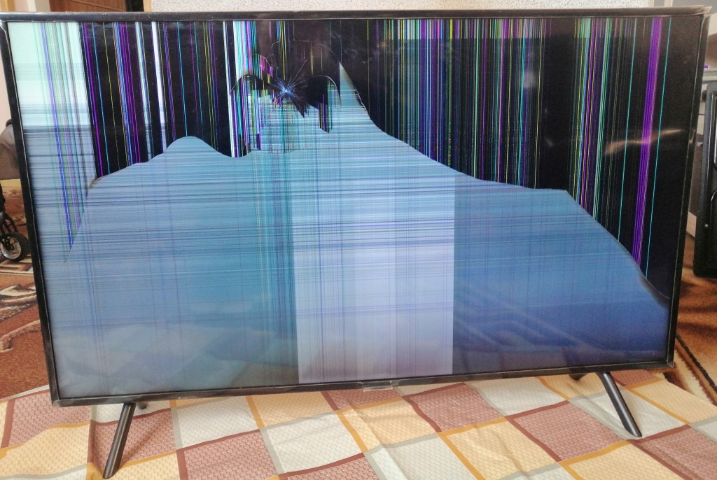 [Sprzedam] Sprzedam w całości lub na części TV LCD SAMSUNG UE43RU7102K