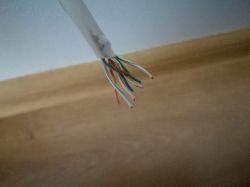 Jakie gniazdo do przewodu 8-żyłowego dla internetu 120Mbps?