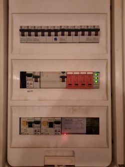 Wybór bezpiecznika 3 fazy 4P C80 100A ZigBee 3.0-TUYA - zdalna kontrola, ciągłość pracy