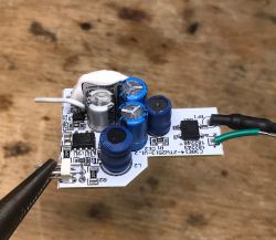 Inteligentna 'żarówka' WOJ14413 WiFi LED CCT - wnętrze, aplikacja, Tasmota