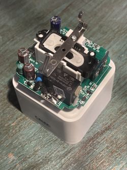 Disassembling CALEX Smart Powerplug EU Plus 16A: Insights into CB2S WiFi & Bluetooth Module Disassembling CALEX Smart Powerplug EU Plus 16A: Insights into CB2S WiFi & Bluetooth Module
