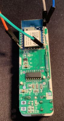Disassembly of Tuya DS06 Sensor with CB3S Chip PCB of a sensor with wires connected to a CB3S chip.