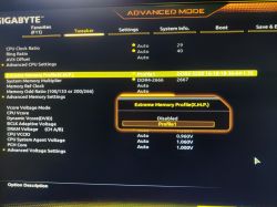 Różne częstotliwości kości RAM Patriot Viper Steel 8GB na płycie Gigabyte b460 hd3