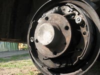 Polo zablokowane koło tylnie.