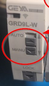 GEYA GRD9L-W switch with AUTO and MANU options.