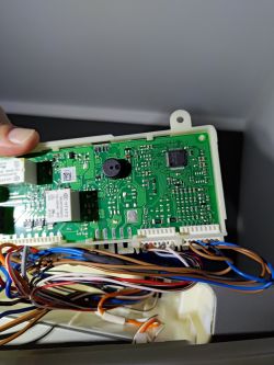 Bosch KGN46H70 MED - pojawia się lód na parowniku i temperatura w lodówce rośnie