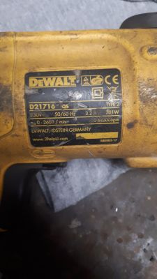 DeWalt D21716 wyłącznik - Plynna regulacja obrotów w wiertarce
