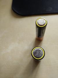 Xbox 360: Pad nie działa, zielono-biały nalot na baterii i stykach - jak wyczyścić?