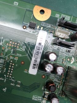 Dlaczego konsola Xbox 360 z płytą główną X854326-004 nie uruchamia się?