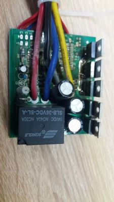 Hulajnoga elektryczna - Po włączeniu zapłonu sama jedzie