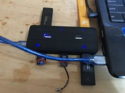 Tani 7-portowy HUB USB 2.0 - test z 7 urządzeniami, teardown, wnętrze Tani 7-portowy HUB USB 2.0 - test z 7 urządzeniami, teardown, wnętrze