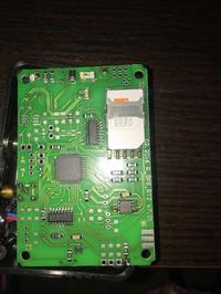 Renault - Czy nadajnik GPS pod radiem może podsłuchiwać rozmowy?