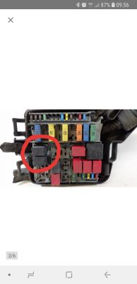 Citroen Nemo 1.4hdi 2008 - Jakie funkcje mają przekaźniki na zdjęciu?