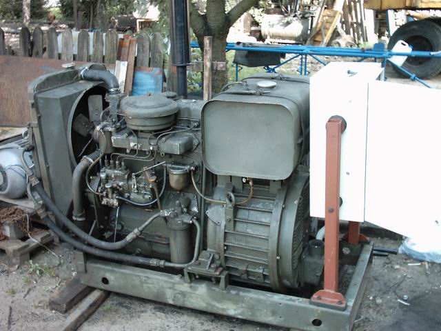 Jak podłączyć wzbudzenie w agregacie PAD-20-3/400/R? Szukam schematu układu 24V