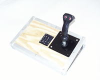 Kontroler do gier na USB. W stylu lotniczych kontrolerów.