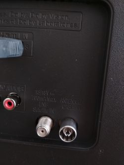LG 49UJ634V - podłączenie tv do gniazda w ścianie