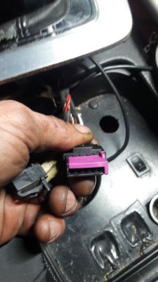 B6 pali tylko na swiatlach ,w pozycji drogowe;mijania.