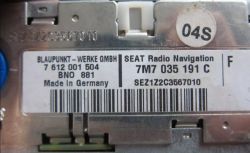 Gdzie znaleźć schemat radia Blaupunkt BNO 881 do podpięcia AUX?