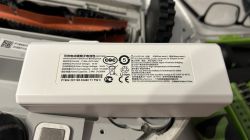 Akumulator do odkurzacza Xiaomi Mijia 1C z widoczną etykietą z informacjami technicznymi.