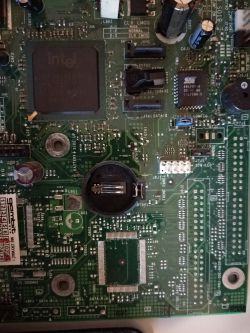 Intel D865PERL - BIOS nie trzyma ustawień nawet po wymianie baterii