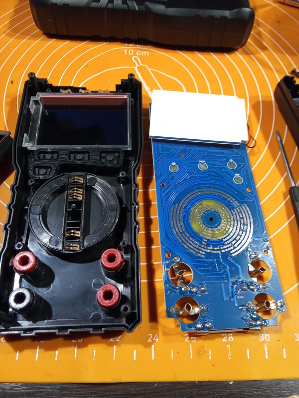 MESTEK DM 100 - miernik uniwersalny dla każdego? Krótki opis i kilka fotek.