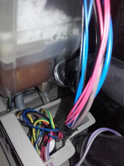 Electrolux ESL6365RO- zmywarka nie kończy zmywania w trakcie mycia wskazuje pisz