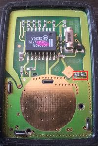 Volvo S40 I (VS) - Jaka oporność rezystora SMD w pilocie kluczyka?